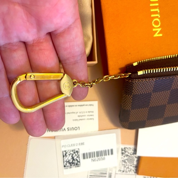 Louis Vuitton Key Pouch - Picture 6 of 8